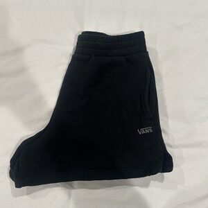 🩷 vans comfy short shorts